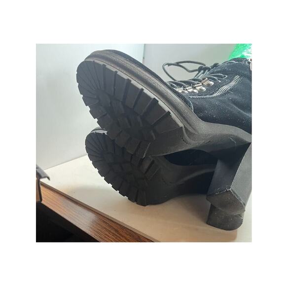 NEW Guess Kevin Women’s Black Chunky Heel Ankle Boots Size 9 Charm - Picture 6 of 6